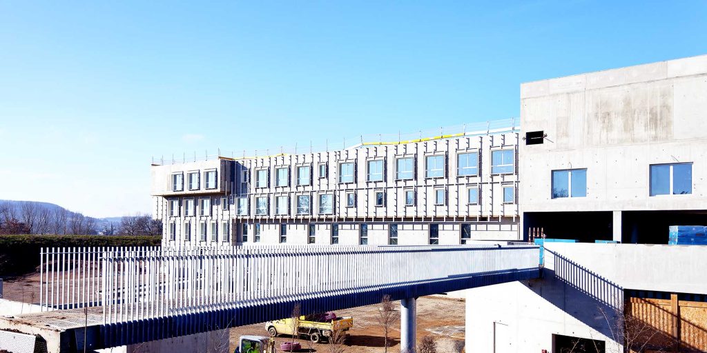 Photo du chantier du pôle de santé du Villeneuvois, vue de la passerelle