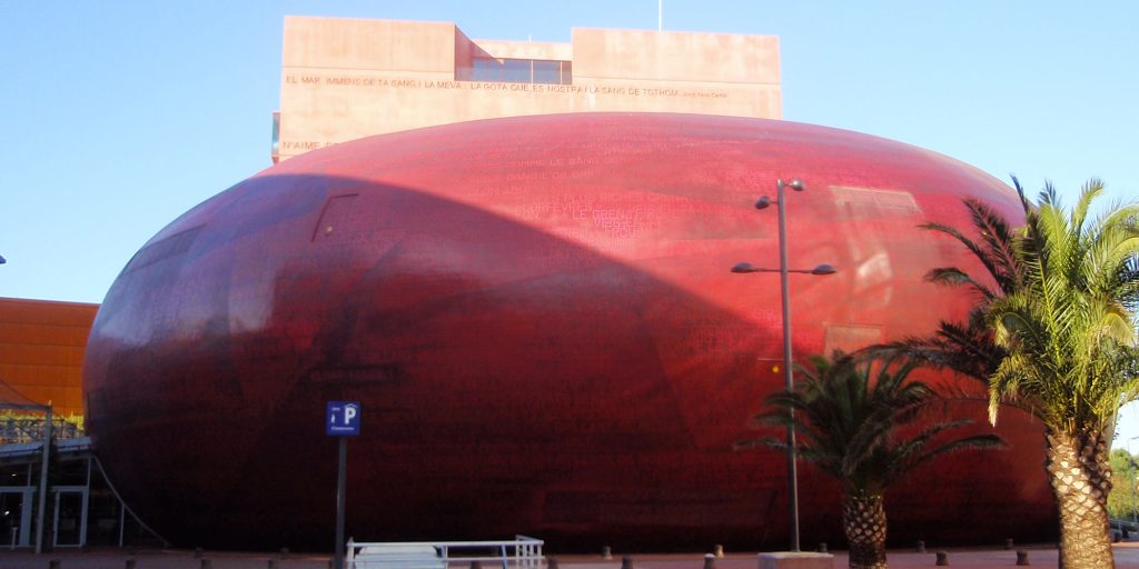 Photo d'ensemble du théâtre de l'Archipel à Perpignan avec Aw-eck pour l'ingénierie structure EXE