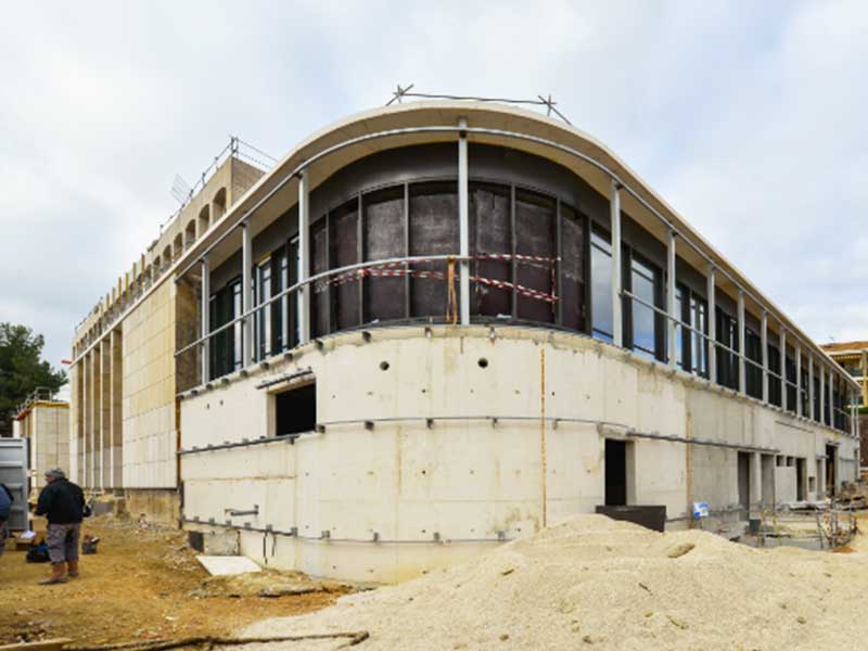 Photo du chantier de la partie neuve du campus universitaire Les Fenouillères à Aix-en Provence.