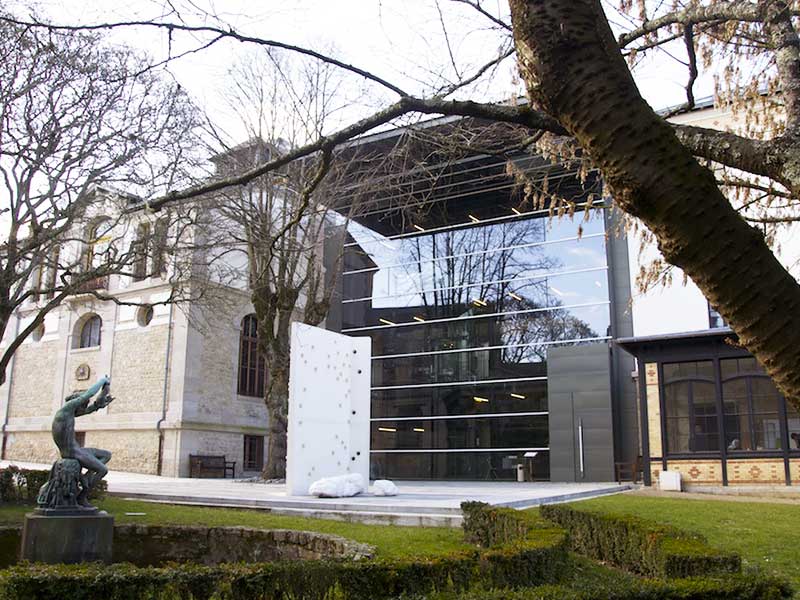 Photo de l'entrée réhabilitée du musée Adrien Dubouché à Limoges, projet de réhablitation aw-eck : BET TCE