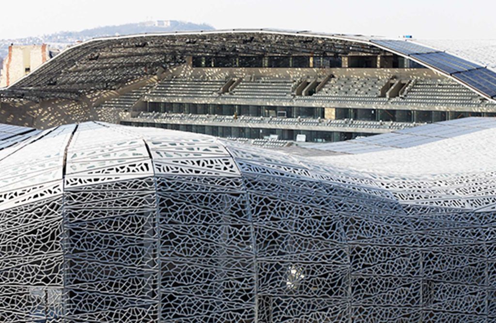 Vue d'ensemble du stade Jean Bouin à Paris, réhabilité avec aw-eck pour l'assistance technique maîtrise d’ouvrage