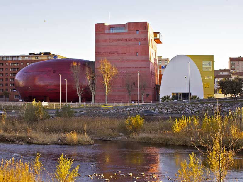 Photo vue d'ensemble du théâtre de l'Archipel à Perpignan avec Aw-eck pour l'ingénierie structure EXE